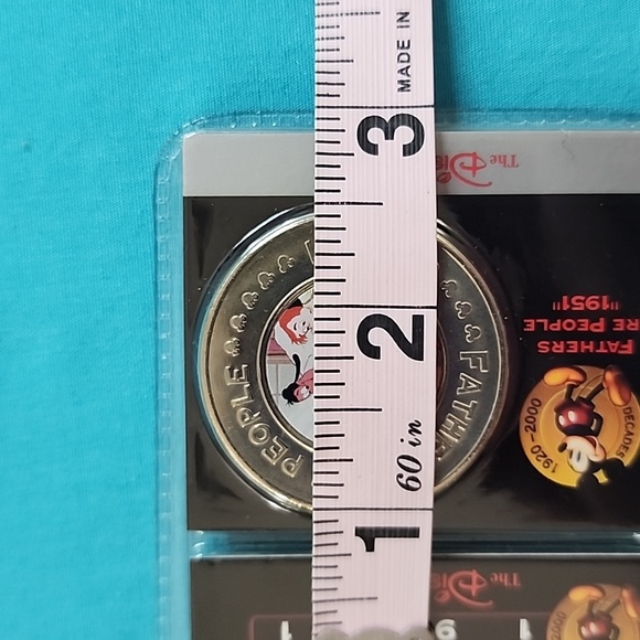 BNIB Disney Decades Commemoritve Coins #4 Goofy Father's Are People 1951 Coin - Picture 10 of 10